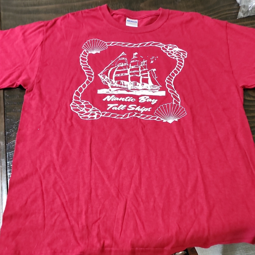 Gildan Red Nautical Bay Tee